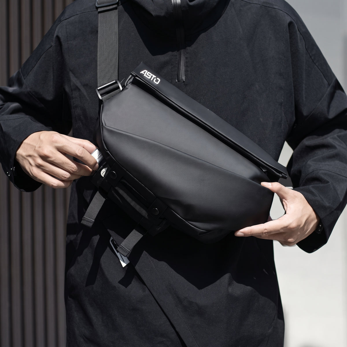 Multi Pockets Travel Organizer Bag